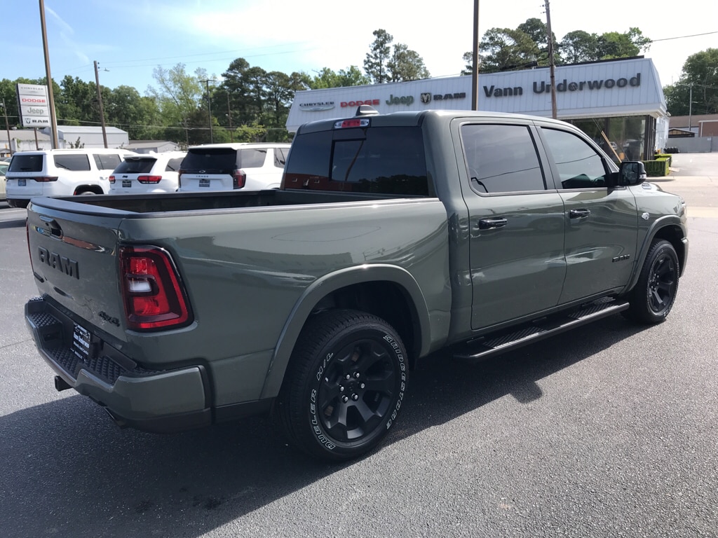 New 2026 Ram 1500 BIG HORN CREW CAB 4X4 5'7 BOX Pickup