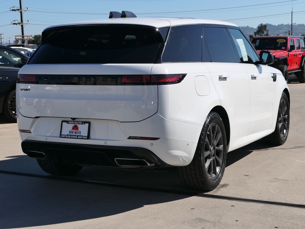 2024 Land Rover Range Rover Sport SE photo 3