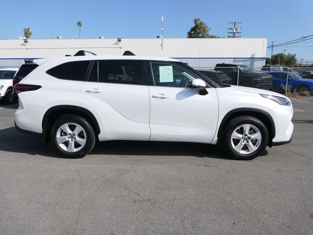 Used 2024 Toyota Highlander LE SUV