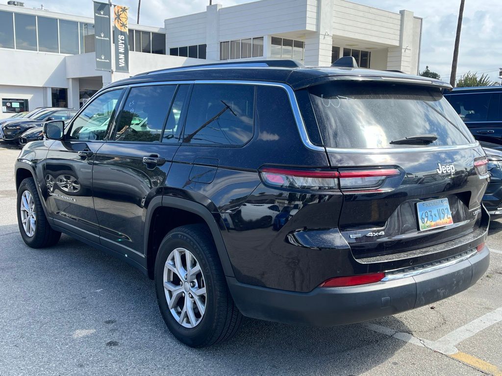2022 Jeep Grand Cherokee Limited photo 2