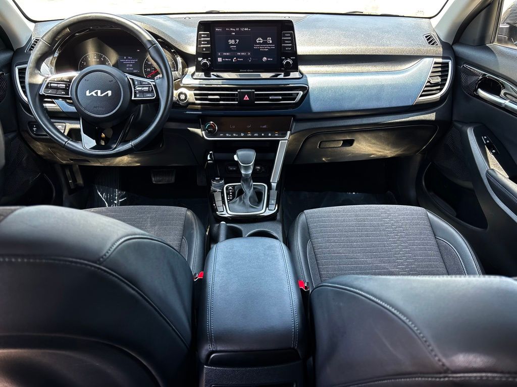 2023 Kia Seltos S - Photo 16