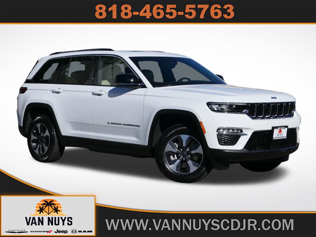 2022 Jeep Grand Cherokee 4xe's photo