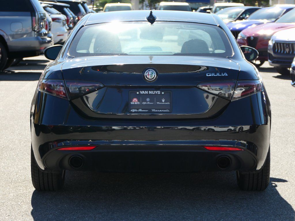 2024 Alfa Romeo Giulia SPRINT photo 3
