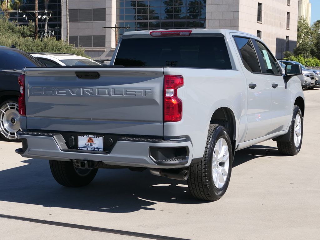 2025 Chevrolet Silverado 1500 Custom photo 3