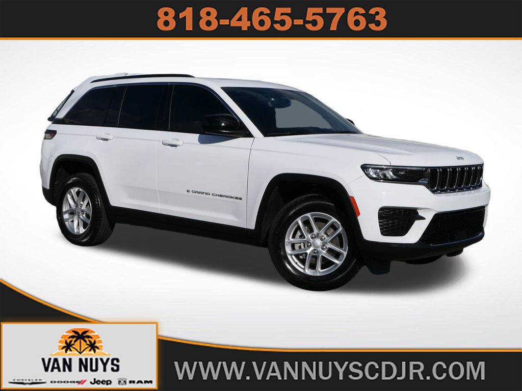 2024 Jeep Grand Cherokee Laredo's photo