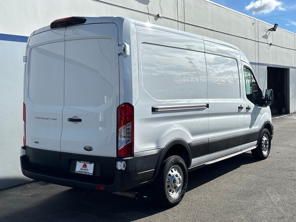 2023 Ford Transit photo 2