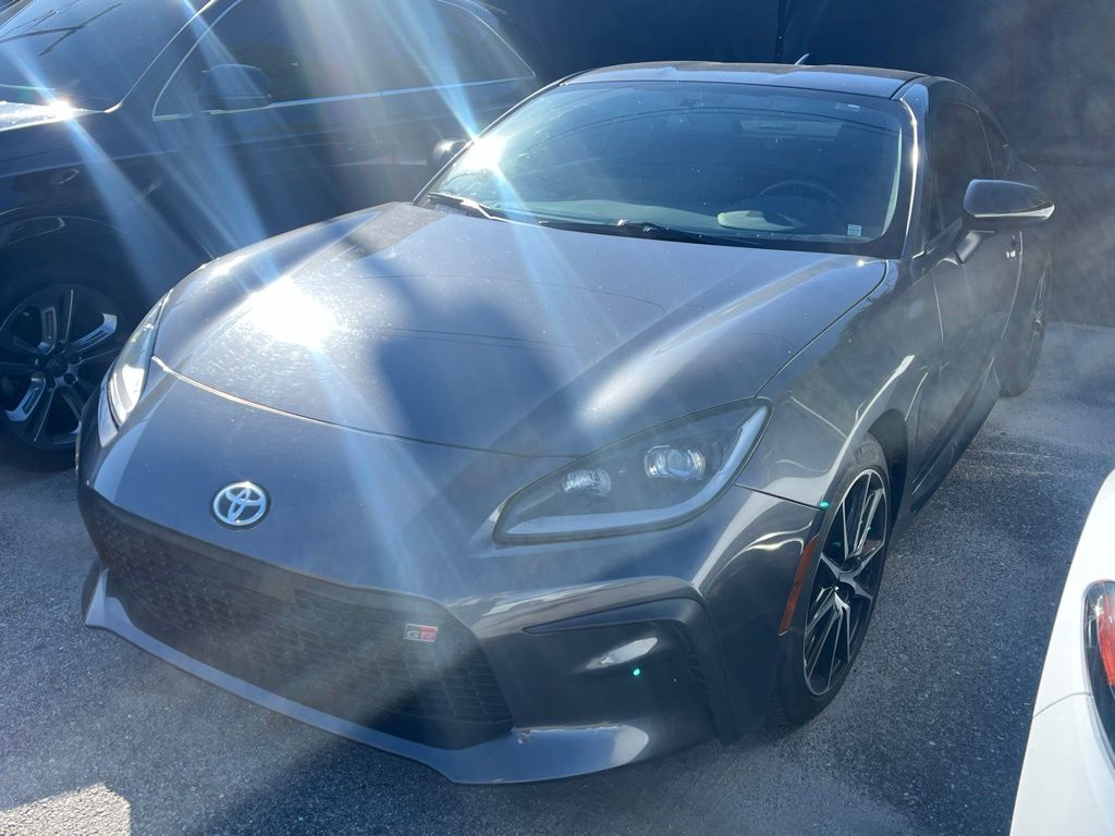 2022 Toyota GR86 Base photo 2