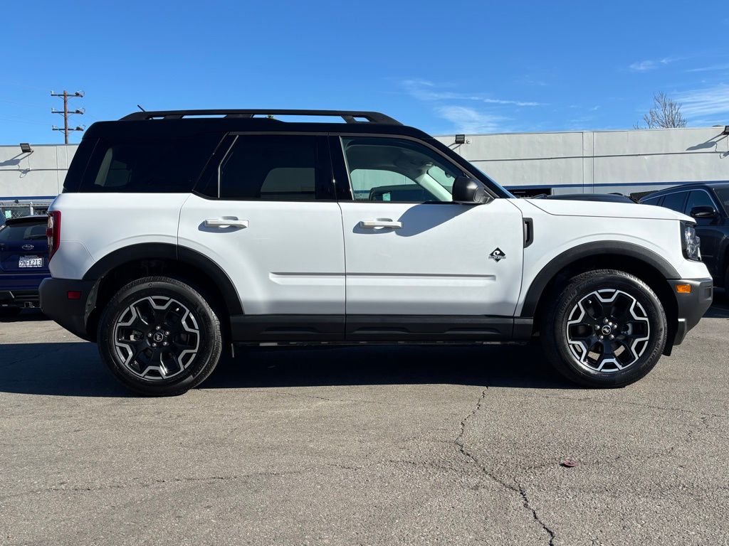 2025 Ford Bronco Sport Outer Banks photo 2