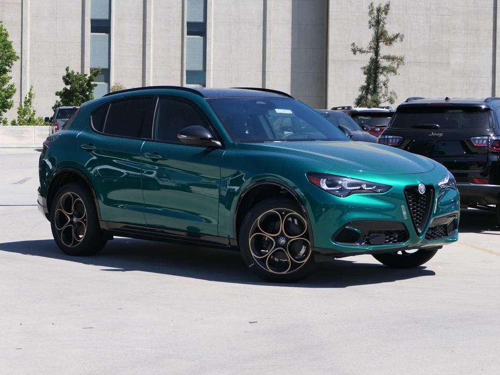 2025 Alfa Romeo Stelvio