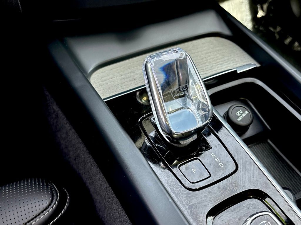 2025 Volvo XC60 Ultra - Photo 23