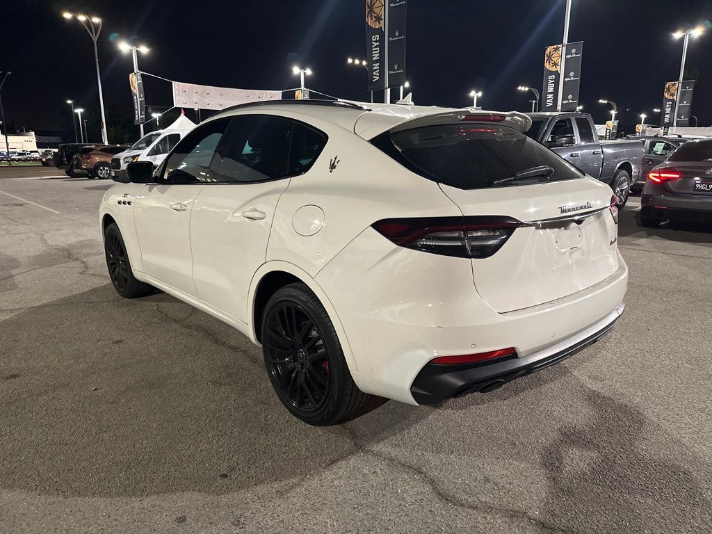 2022 Maserati Levante Base GT photo 2