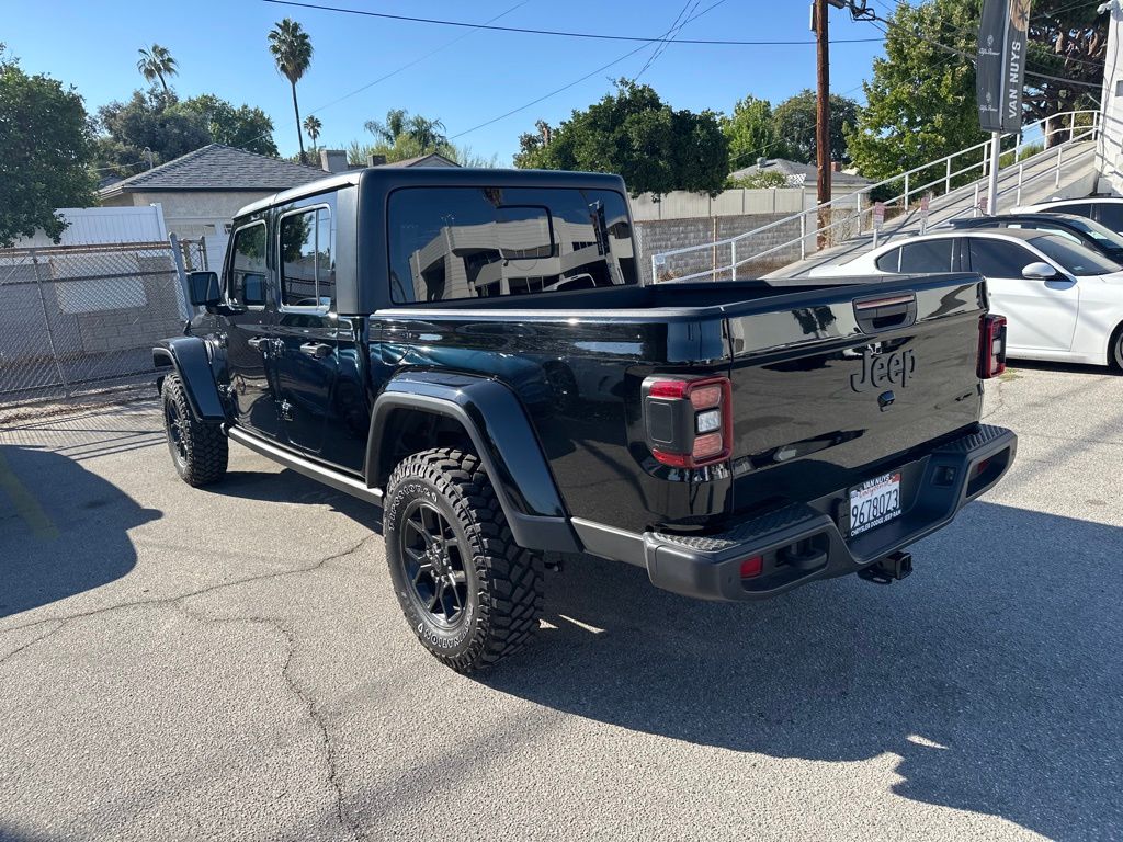 2024 Jeep Gladiator Sport photo 2