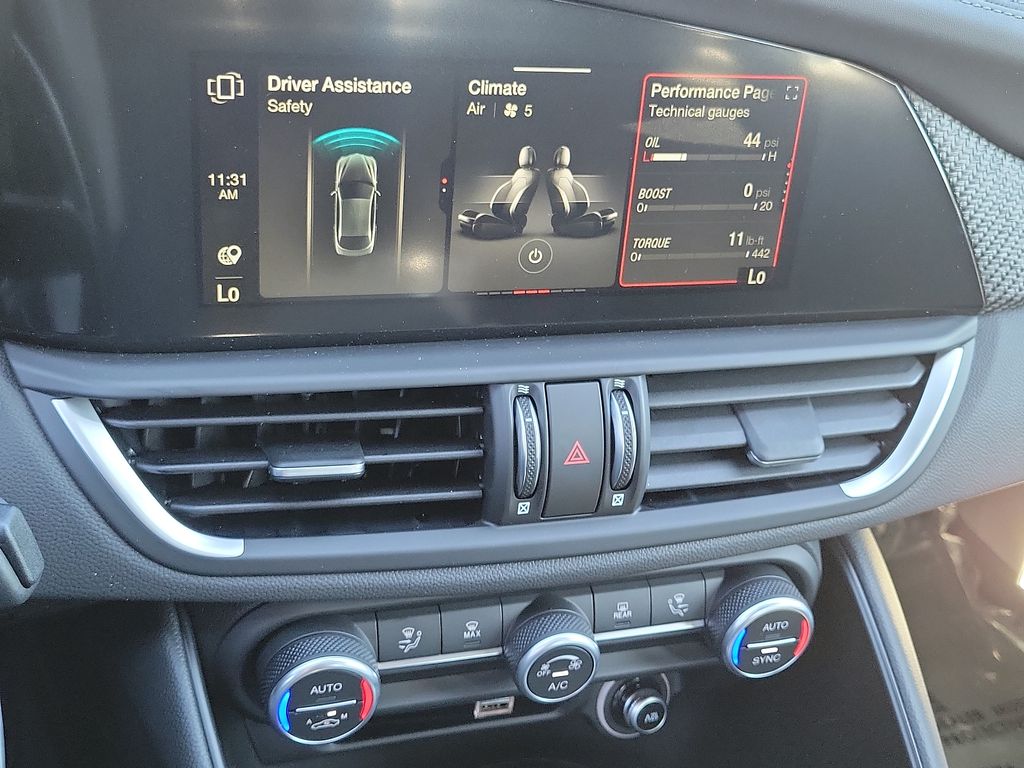 2024 Alfa Romeo Giulia Quadrifoglio - Photo 8