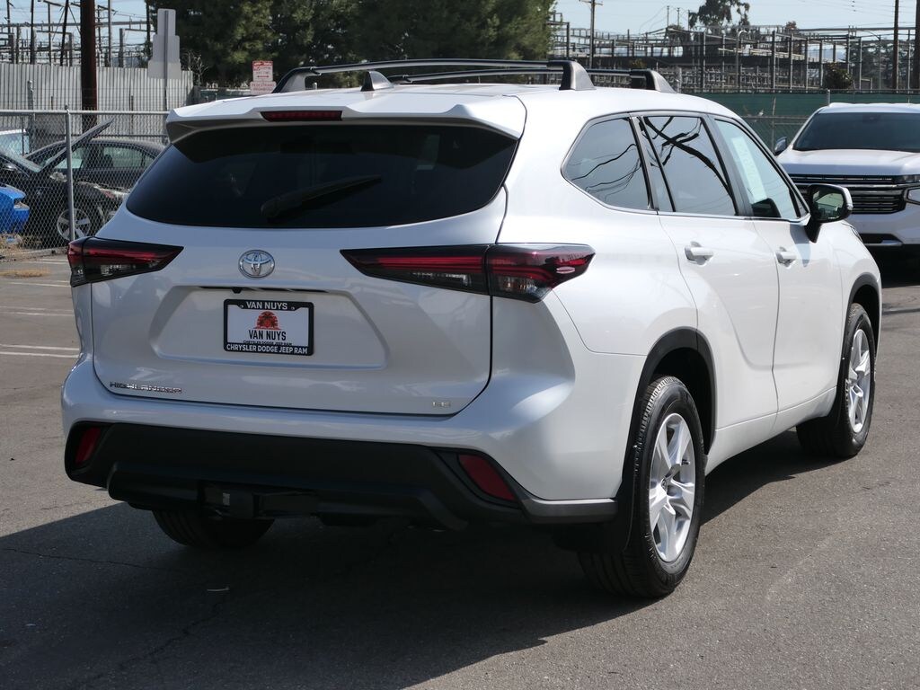 Used 2024 Toyota Highlander LE SUV