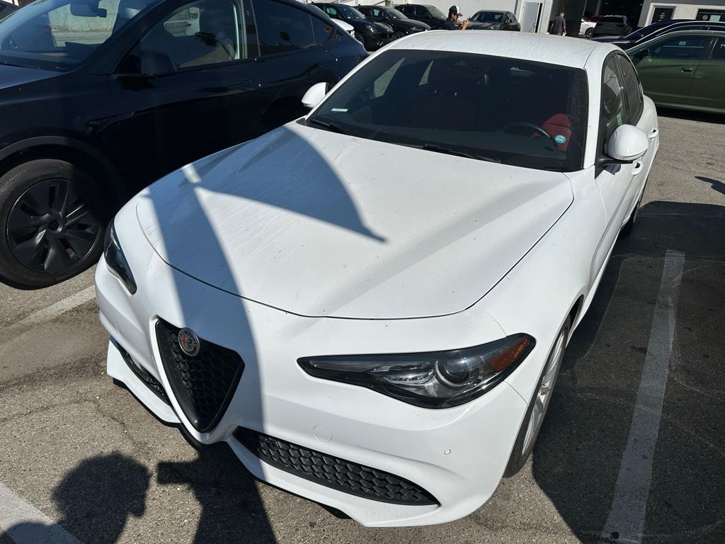 2022 Alfa Romeo Giulia SPRINT photo 2