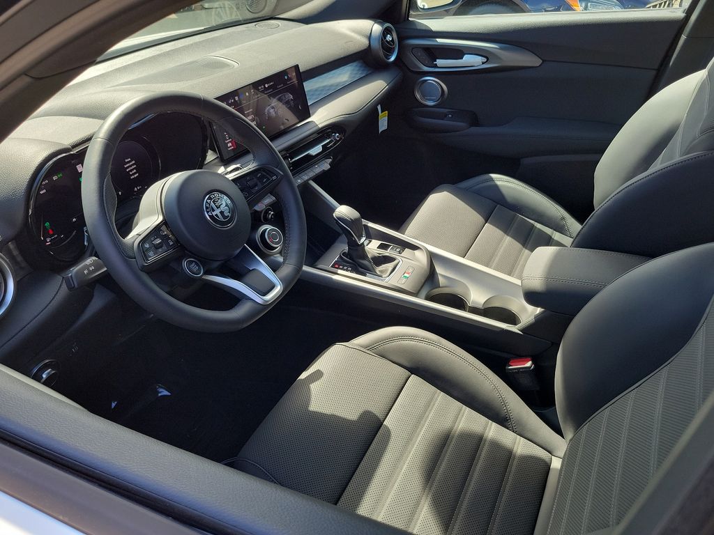 2024 Alfa Romeo Tonale Ti photo 4