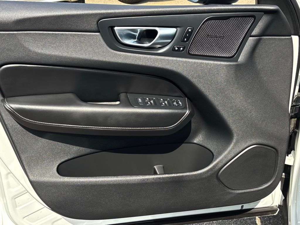 2025 Volvo XC60 Ultra - Photo 17