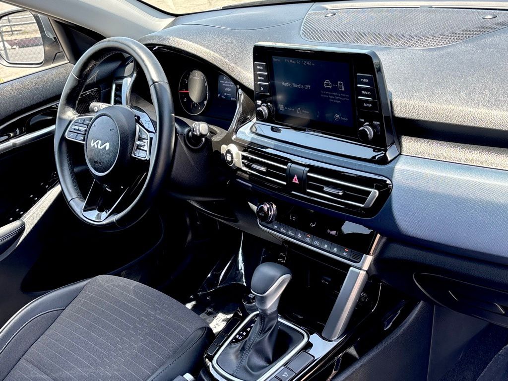 2023 Kia Seltos S - Photo 26