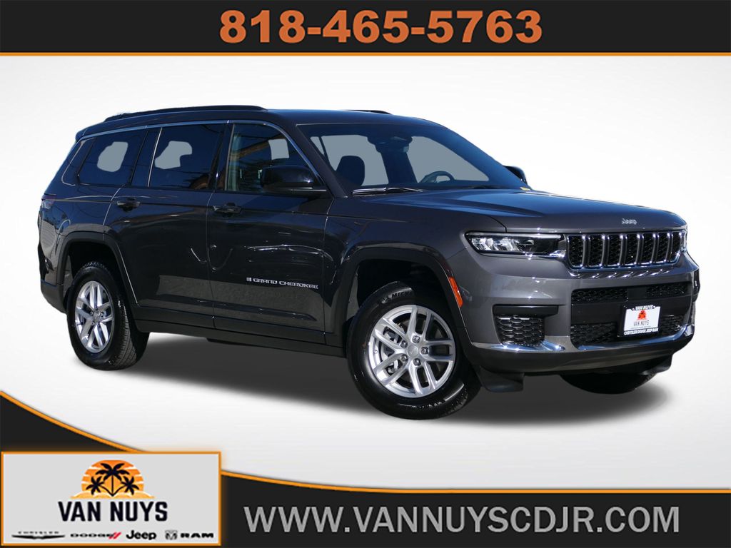 2025 Jeep Grand Cherokee L Laredo's photo