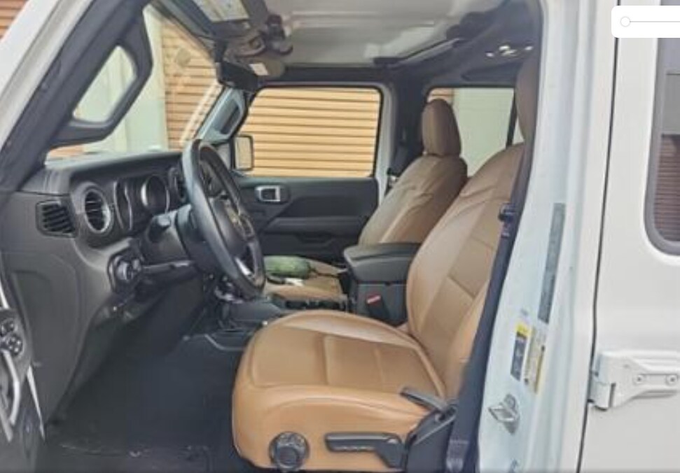 2023 Jeep Wrangler 4xe Sahara photo 3