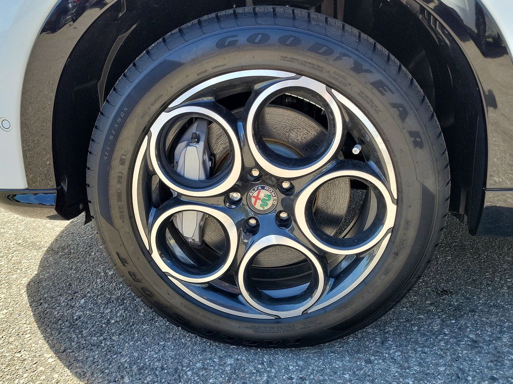 2024 Alfa Romeo Tonale Ti photo 3