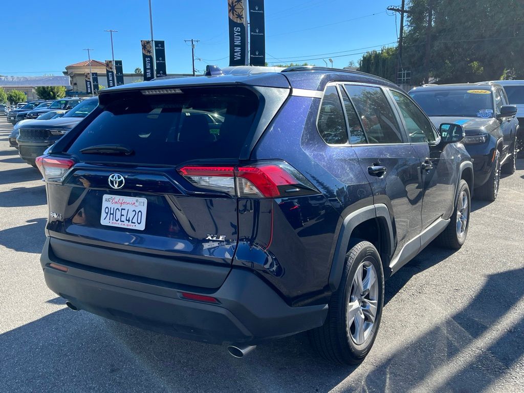 2023 Toyota RAV4 XLE photo 2
