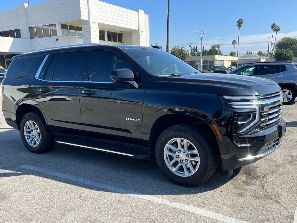 2025 Chevrolet Tahoe LT photo 2