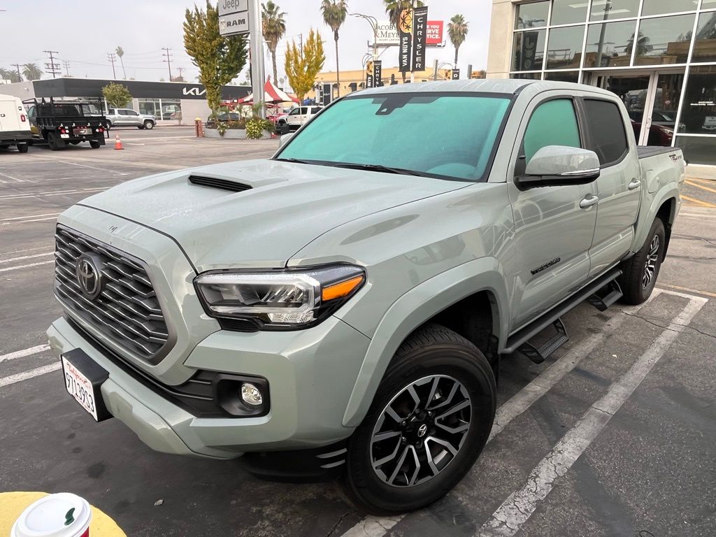 2023 Toyota Tacoma TRD Sport V6 photo 2