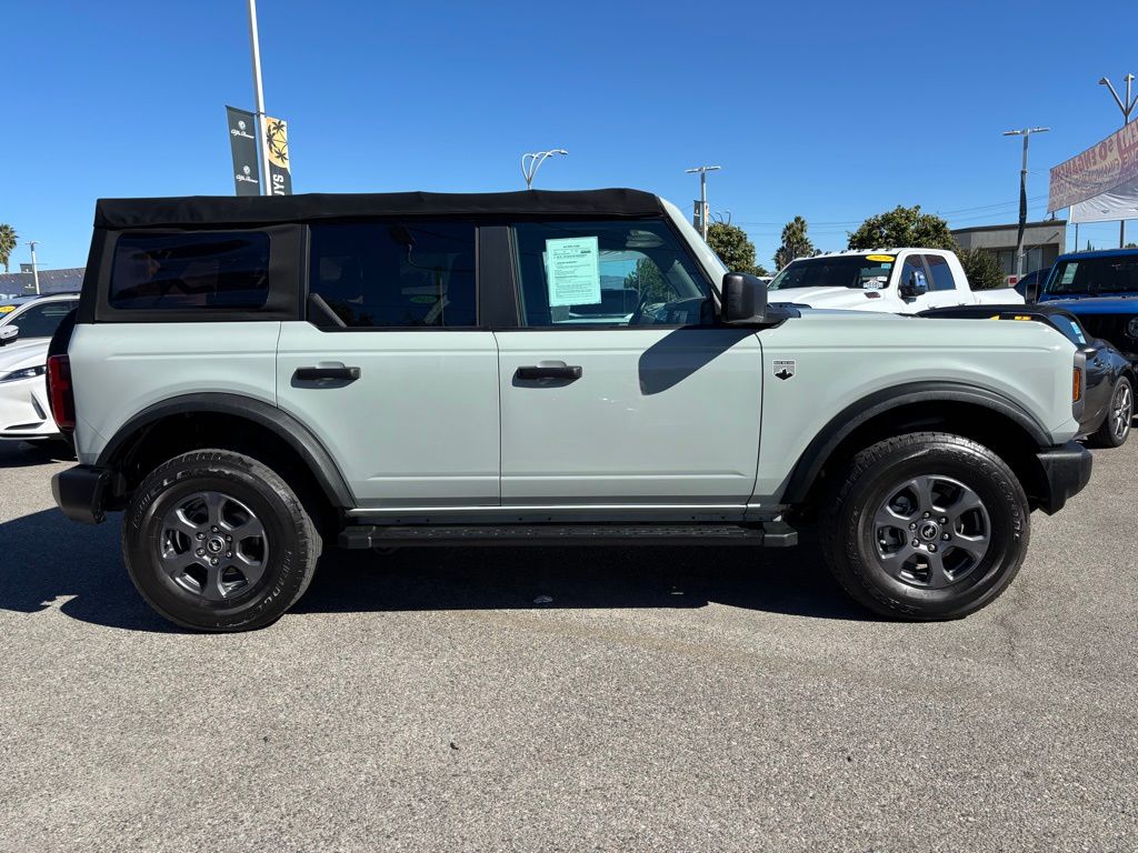 2022 Ford Bronco Big Bend photo 2