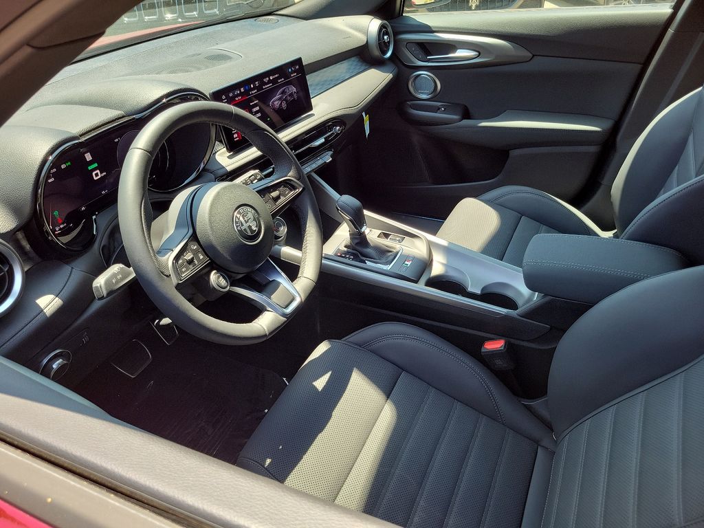 2024 Alfa Romeo Tonale Ti photo 4