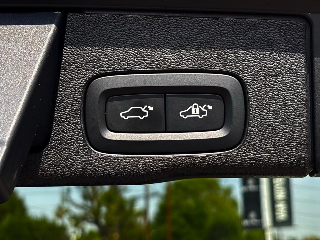 2025 Volvo XC60 Ultra - Photo 27
