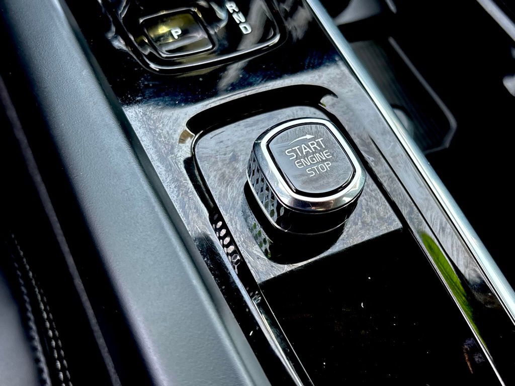 2025 Volvo XC60 Ultra - Photo 24