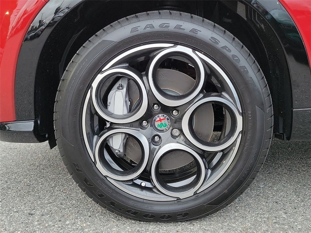 2024 Alfa Romeo Tonale Ti photo 3