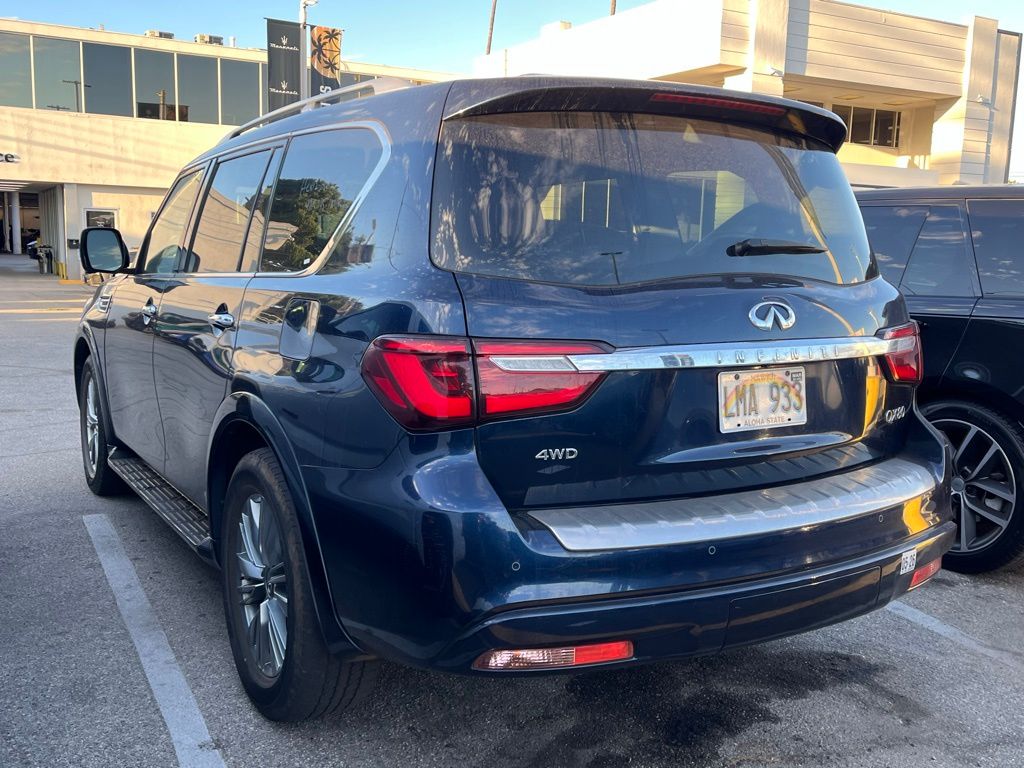 2022 Infiniti QX80 Luxe photo 3