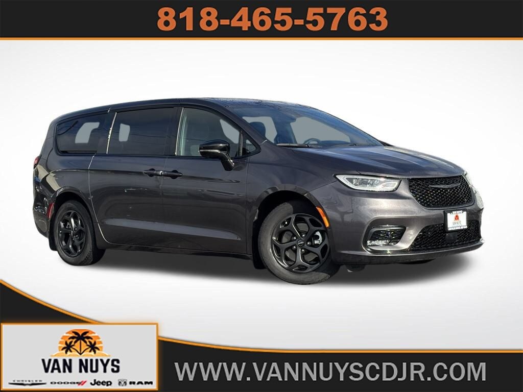 Used 2023 Chrysler Pacifica Plug-In Hybrid Limited Van Passenger Van