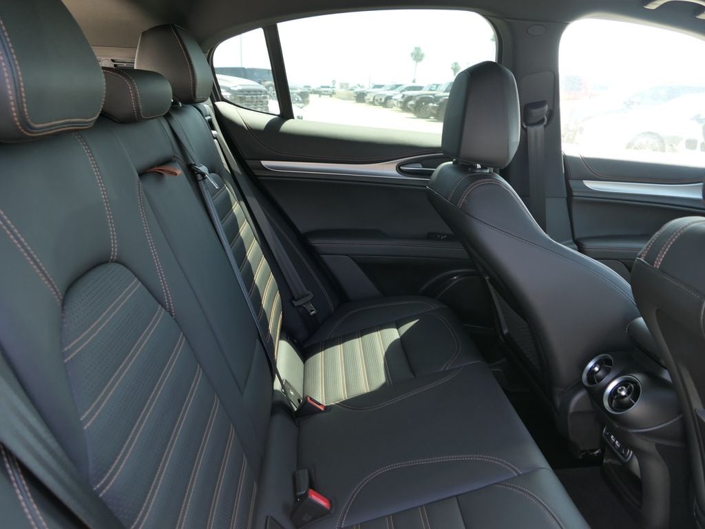 2025 Alfa Romeo Stelvio Intensa - Photo 21