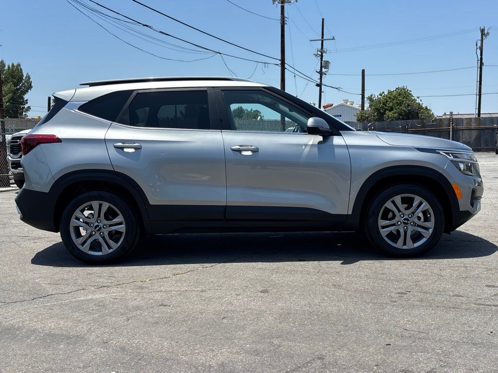 2023 Kia Seltos S - Photo 8
