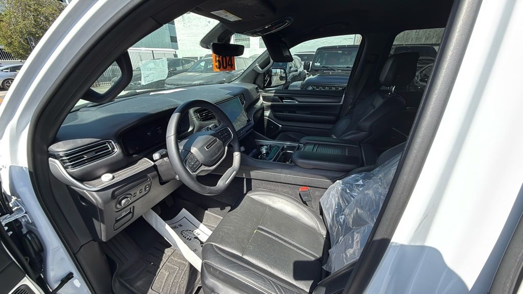 2023 Jeep Wagoneer Series III photo 3
