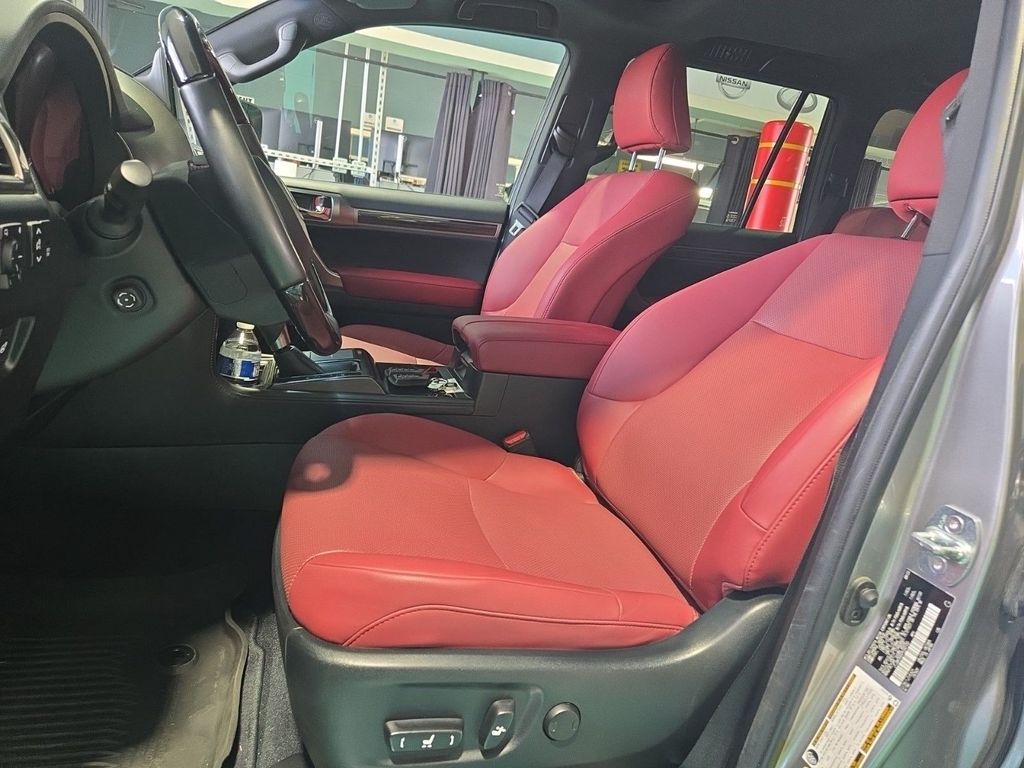 2023 Lexus GX 460 photo 3