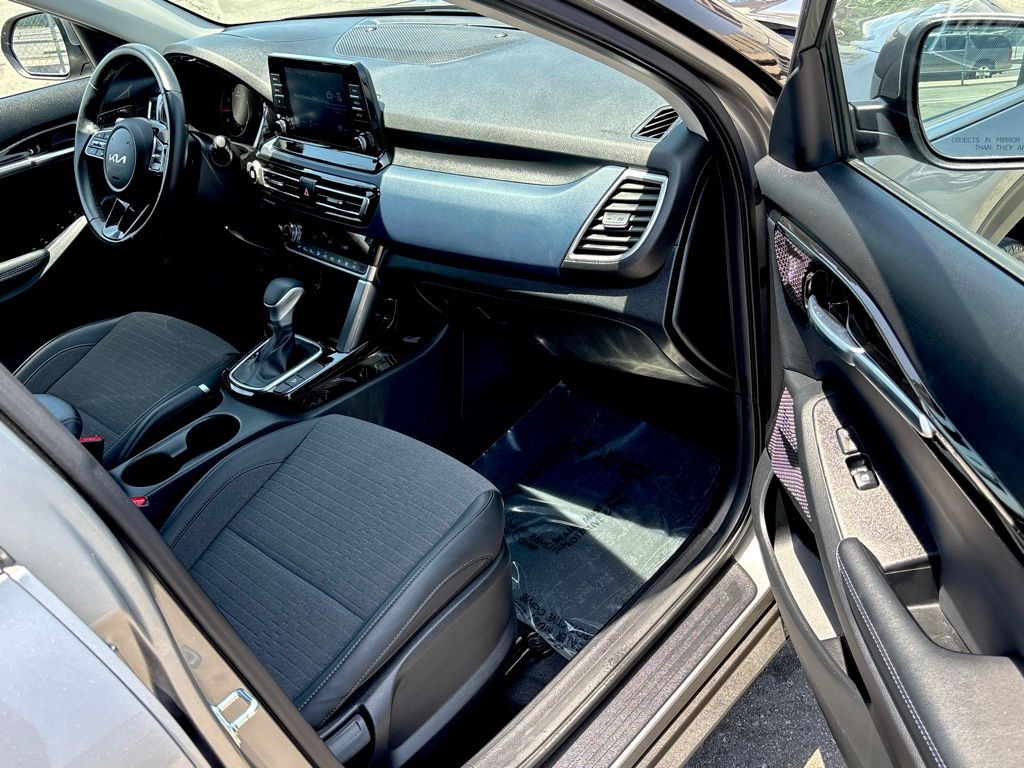2023 Kia Seltos S - Photo 27