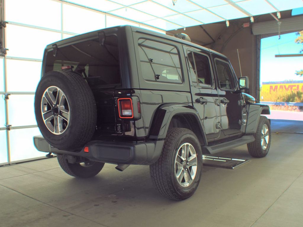 2022 Jeep Wrangler Unlimited Sahara photo 2