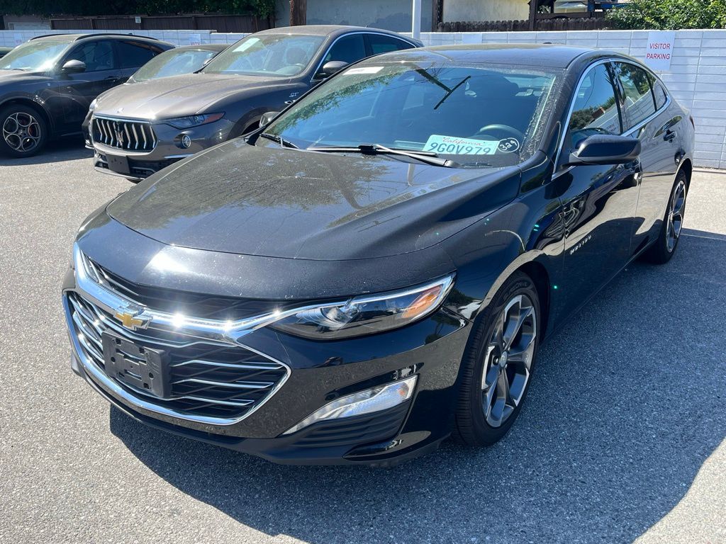 2023 Chevrolet Malibu 1LT photo 2