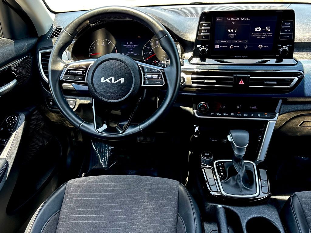 2023 Kia Seltos S - Photo 17