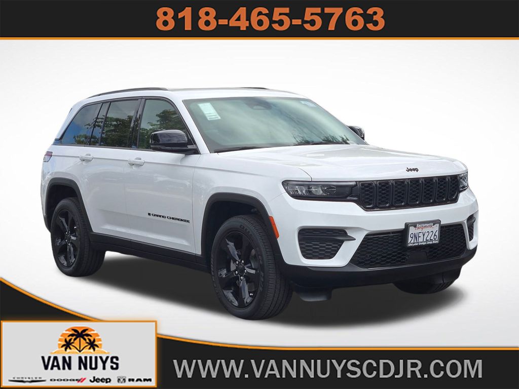 2023 Jeep Grand Cherokee Altitude's photo