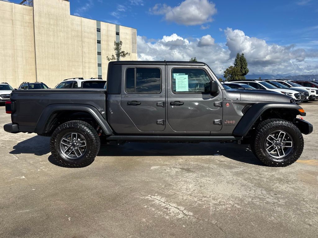 2024 Jeep Gladiator Mojave photo 2