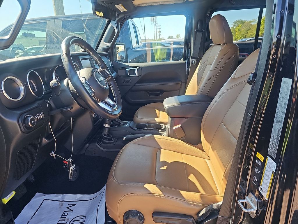 2022 Jeep Wrangler Unlimited Sahara photo 3