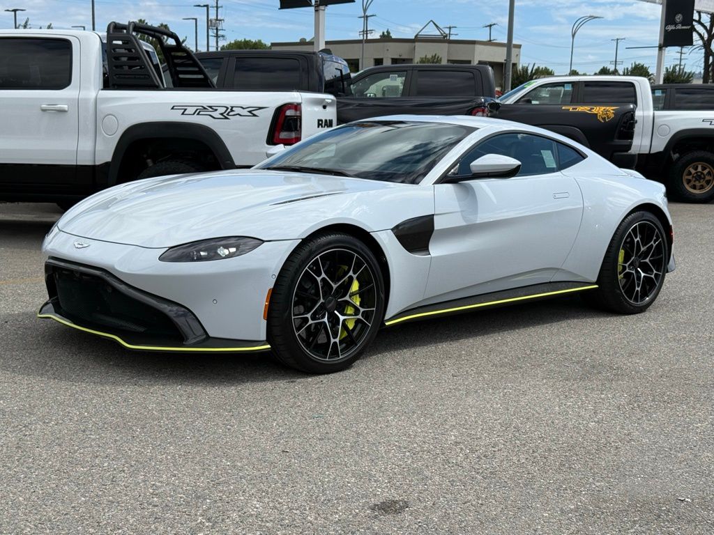 2020 Aston Martin Vantage photo 3