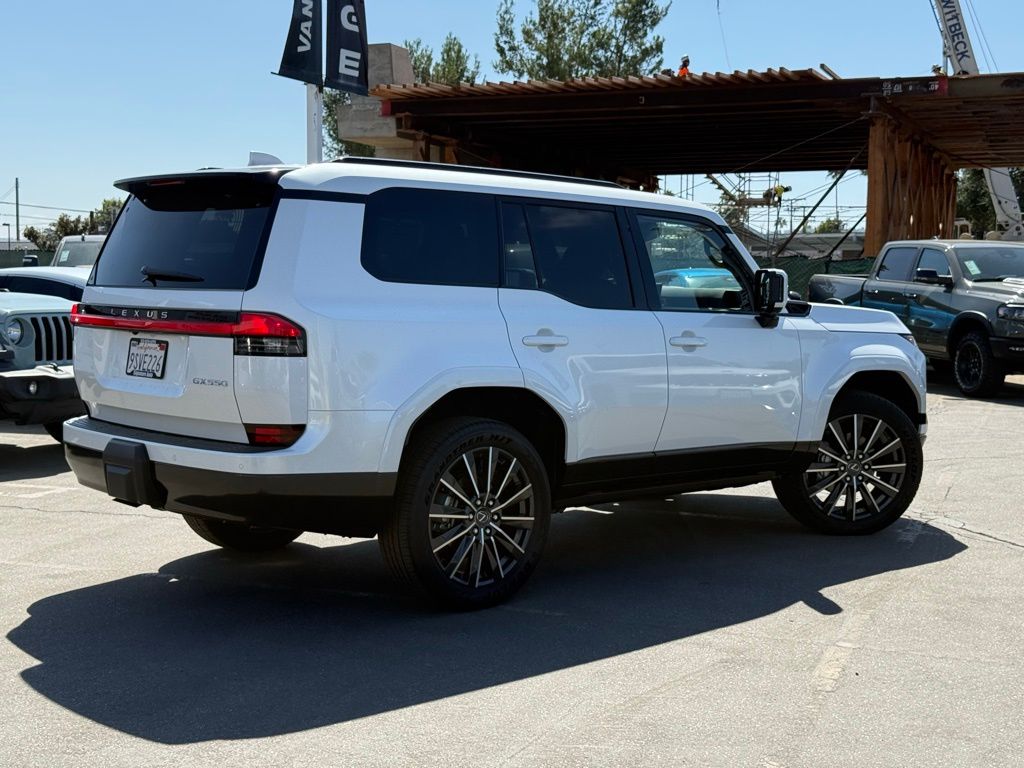 2025 Lexus GX 550 Luxury photo 3