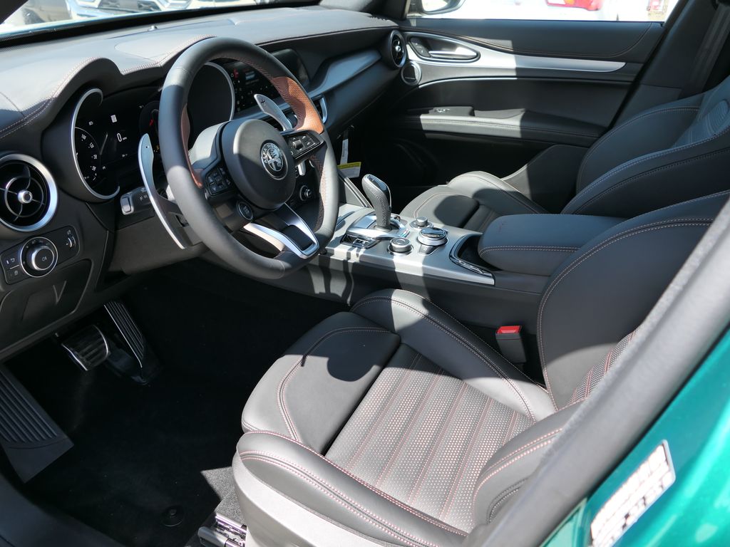2025 Alfa Romeo Stelvio Intensa - Photo 9