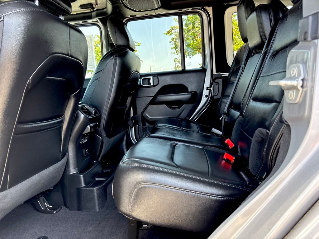 2021 Jeep Wrangler Unlimited Sahara Altitude - Photo 18